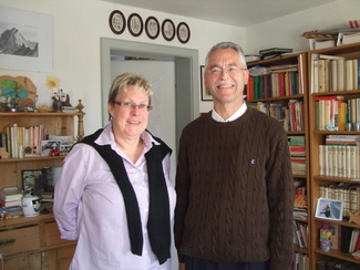 Sekretärin Frau Kürth und Pfarrer Thomas Pfundner 